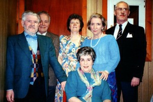 2006 - Cast of "The Café" 